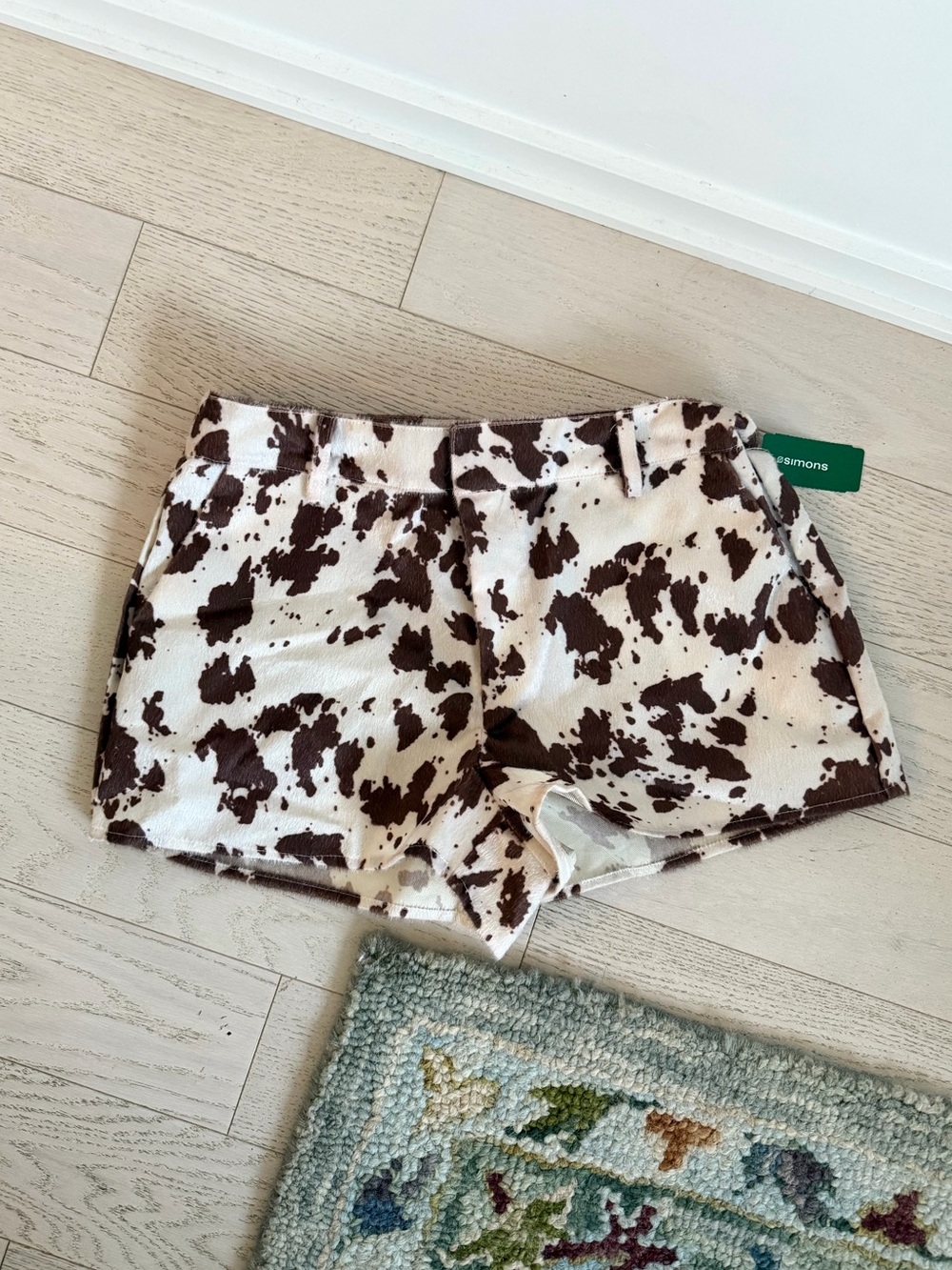 *BNWT* Simons LE LIS Cow Print Shorts